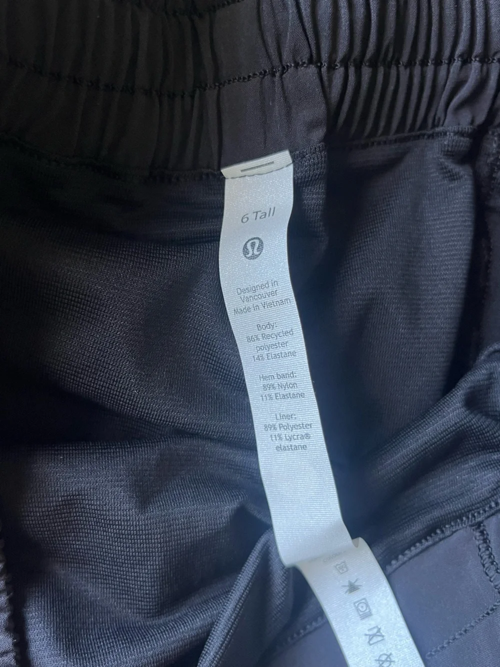 lululemon hotty hot high rise short 4” lines